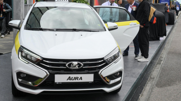 В России за восемь месяцев продали 792 автомобиля Lada Aura В России за восемь месяцев продали 792 автомобиля Lada Aura