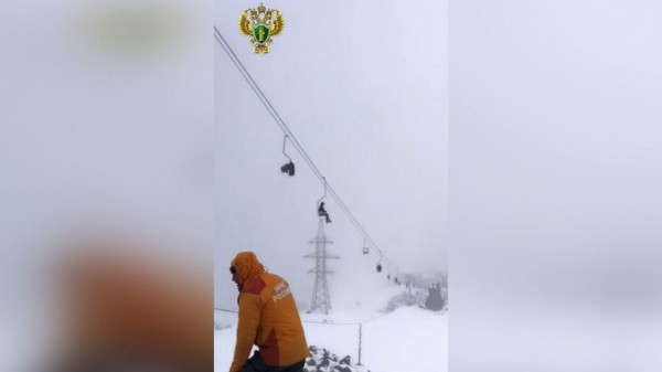 Трагедия под облаками: в аварии на канатной дороге на Эльбрусе погибла семейная пара Трагедия под облаками: в аварии на канатной дороге на Эльбрусе погибла семейная пара