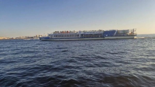 Теплоход с пассажирами сел на мель в Финском заливе, никто не пострадал Теплоход с пассажирами сел на мель в Финском заливе, никто не пострадал