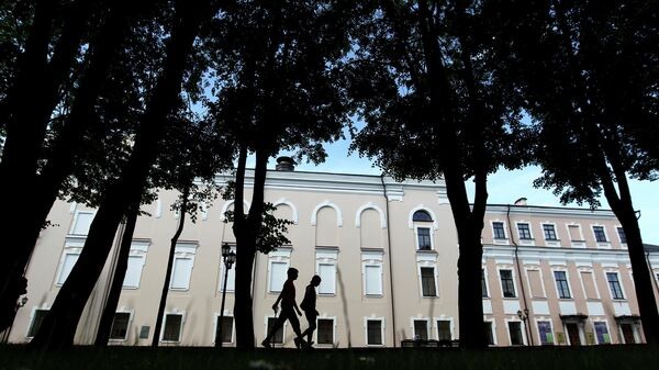 "Петербург" в миниатюре и Новгородский "космический" театр 