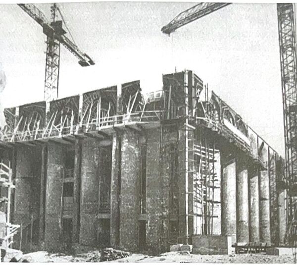 "Петербург" в миниатюре и Новгородский "космический" театр 