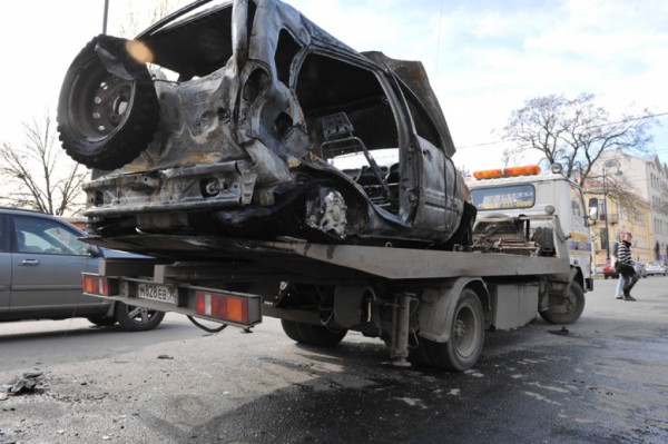 Ночной пожар на Будапештской улице полностью уничтожил легковой автомобиль Ночной пожар на Будапештской улице полностью уничтожил легковой автомобиль
