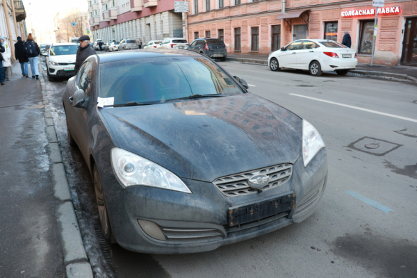 Петербургская компания попалась на изготовлении дубликатов госномеров без проверок Петербургская компания попалась на изготовлении дубликатов госномеров без проверок