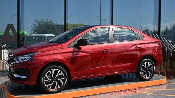 Продажи Lada Iskra в РФ в сентябре выросли в 7 раз по сравнению с августом Продажи Lada Iskra в РФ в сентябре выросли в 7 раз по сравнению с августом