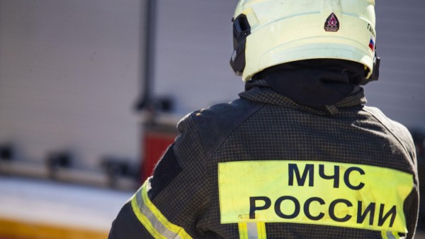 В Петербурге при пожаре в квартире погиб мужчина, еще три женщины пострадали