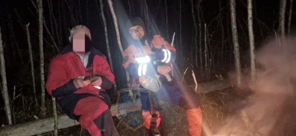 В Лужском районе спасли заблудившегося в лесу пожилого мужчину В Лужском районе спасли заблудившегося в лесу пожилого мужчину