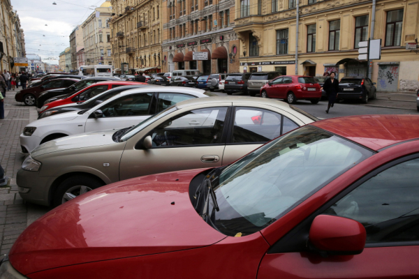 Каждая вторая российская семья обзавелась собственным автомобилем в 2024 году Каждая вторая российская семья обзавелась собственным автомобилем в 2024 году
