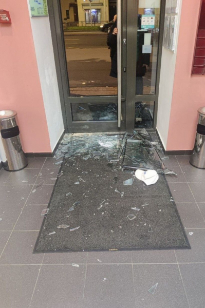 В Невском районе задержали молодого человека в ювелирном магазине В Невском районе задержали молодого человека в ювелирном магазине
