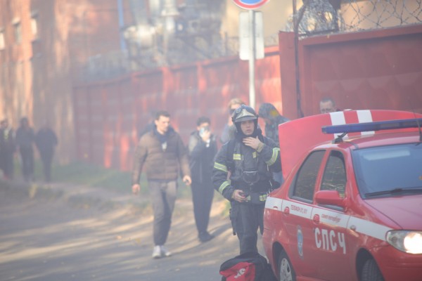 Пожарные расчеты оперативно потушили вспыхнувший мусорный контейнер на Софийской Пожарные расчеты оперативно потушили вспыхнувший мусорный контейнер на Софийской