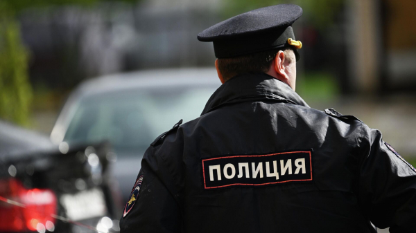 Исполнявшую песни иноагентов в Петербурге уличную певицу арестовали на 13 суток