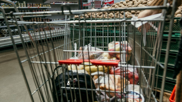 В Петербурге почти на 50% подорожали социально значимые продукты