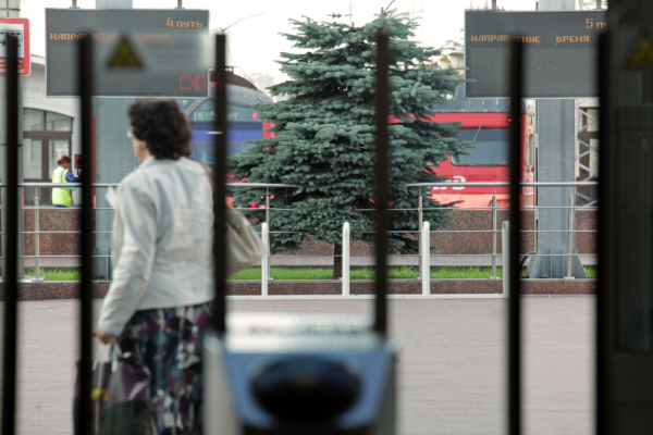 В Петербурге задержали разыскиваемую за фиктивную регистрацию иностранцев женщину В Петербурге задержали разыскиваемую за фиктивную регистрацию иностранцев женщину
