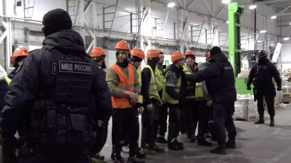 В Петербурге полиция пришла в «Перекресток» с проверкой после смерти покупателя В Петербурге полиция пришла в «Перекресток» с проверкой после смерти покупателя