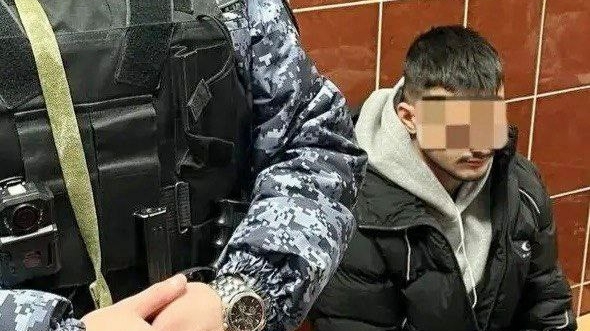 В Петербурге 19-летнего парня поймали после попытки вынести из магазина полный рюкзак масла В Петербурге 19-летнего парня поймали после попытки вынести из магазина полный рюкзак масла