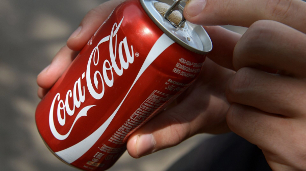 Coca-Cola из Великобритании, Польши и Японии появилась в продаже в России Coca-Cola из Великобритании, Польши и Японии появилась в продаже в России