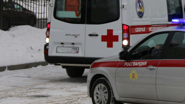 В Петербурге выпала с 17-го этажа и погибла 16-летняя девушка В Петербурге выпала с 17-го этажа и погибла 16-летняя девушка