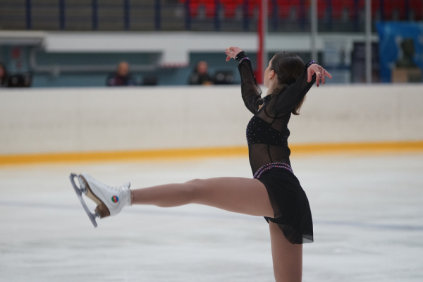 Дарья Непряева упала в скиатлоне на Олимпиаде 2026 и финишировала 17-й Дарья Непряева упала в скиатлоне на Олимпиаде 2026 и финишировала 17-й