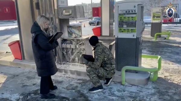 Суд отправил в СИЗО девушку, поджегшую топливную колонку в Петербурге Суд отправил в СИЗО девушку, поджегшую топливную колонку в Петербурге
