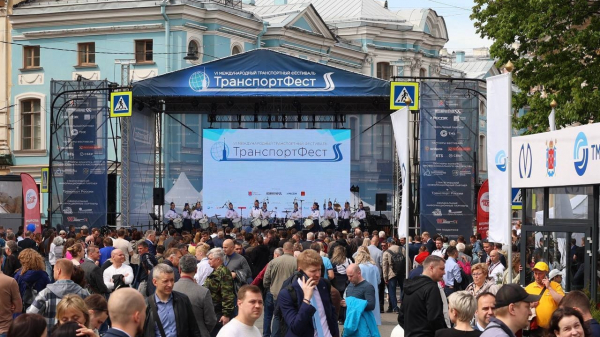 Более 70 единиц различного транспорта петербуржцам покажут на фестивале на Манежной площади Более 70 единиц различного транспорта петербуржцам покажут на фестивале на Манежной площади