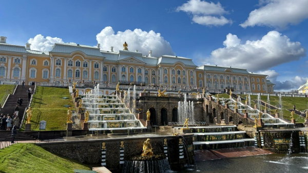 Онлайн-гид по парку в Петергофе на основе ИИ. Что придумали специалисты для туристов Онлайн-гид по парку в Петергофе на основе ИИ. Что придумали специалисты для туристов